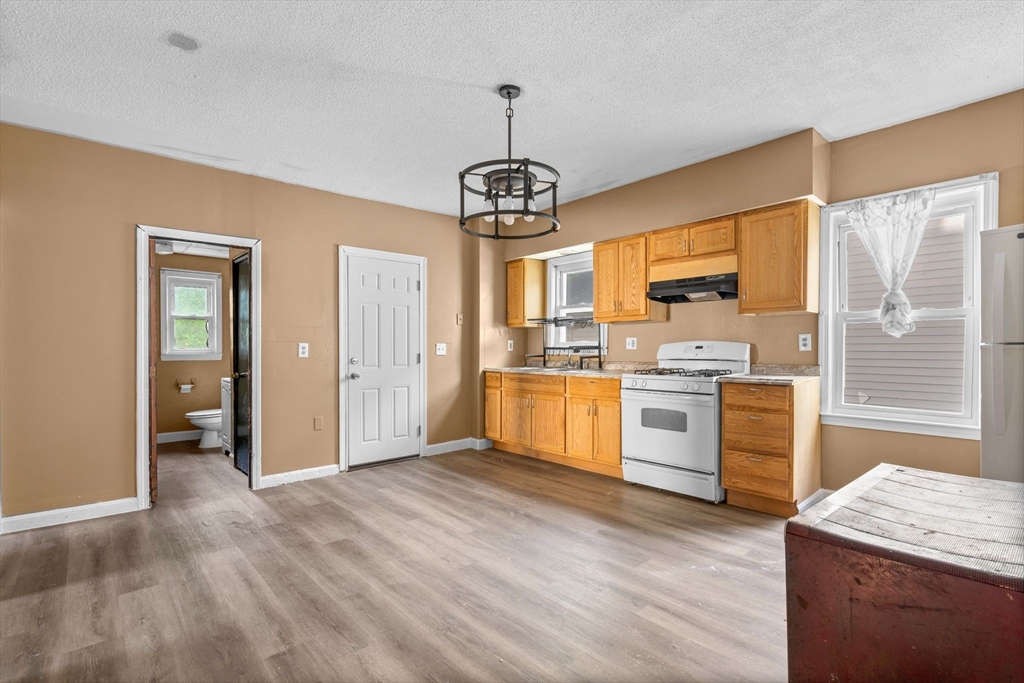 121 Austin St
