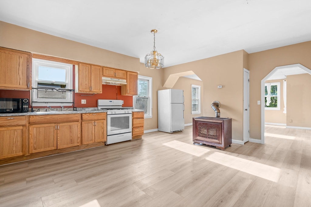 121 Austin St