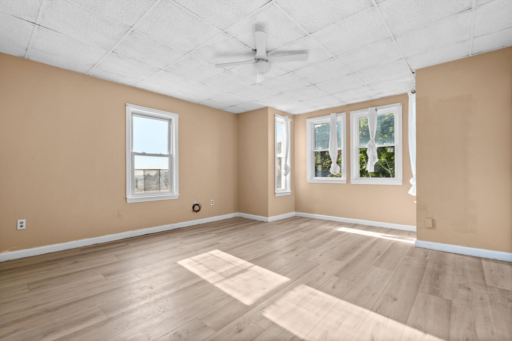 121 Austin St