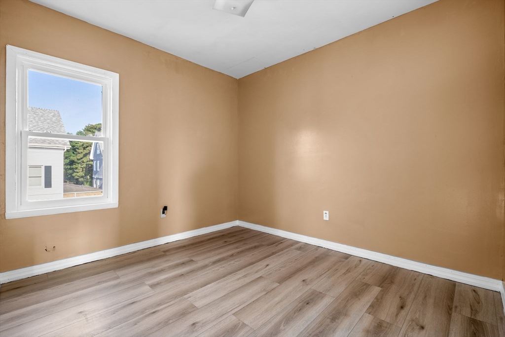 121 Austin St