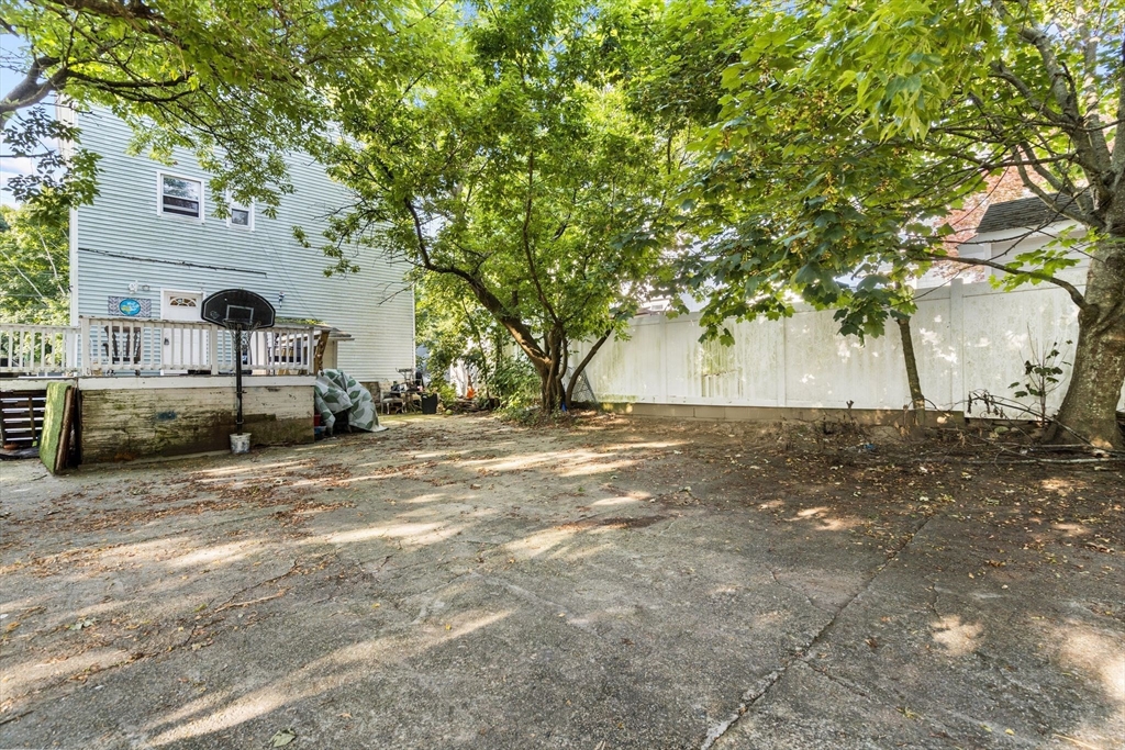 121 Austin St