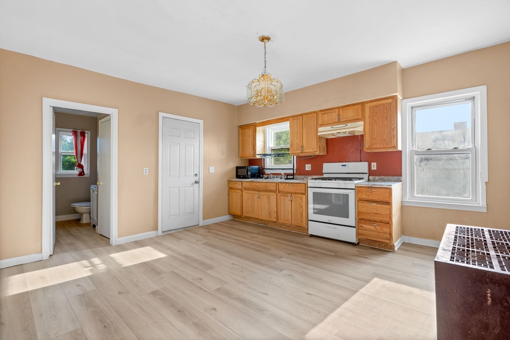 121 Austin St