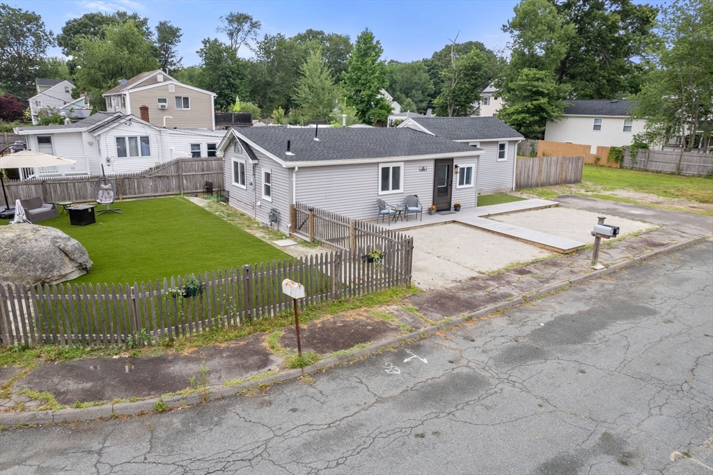 18 Ell Rd