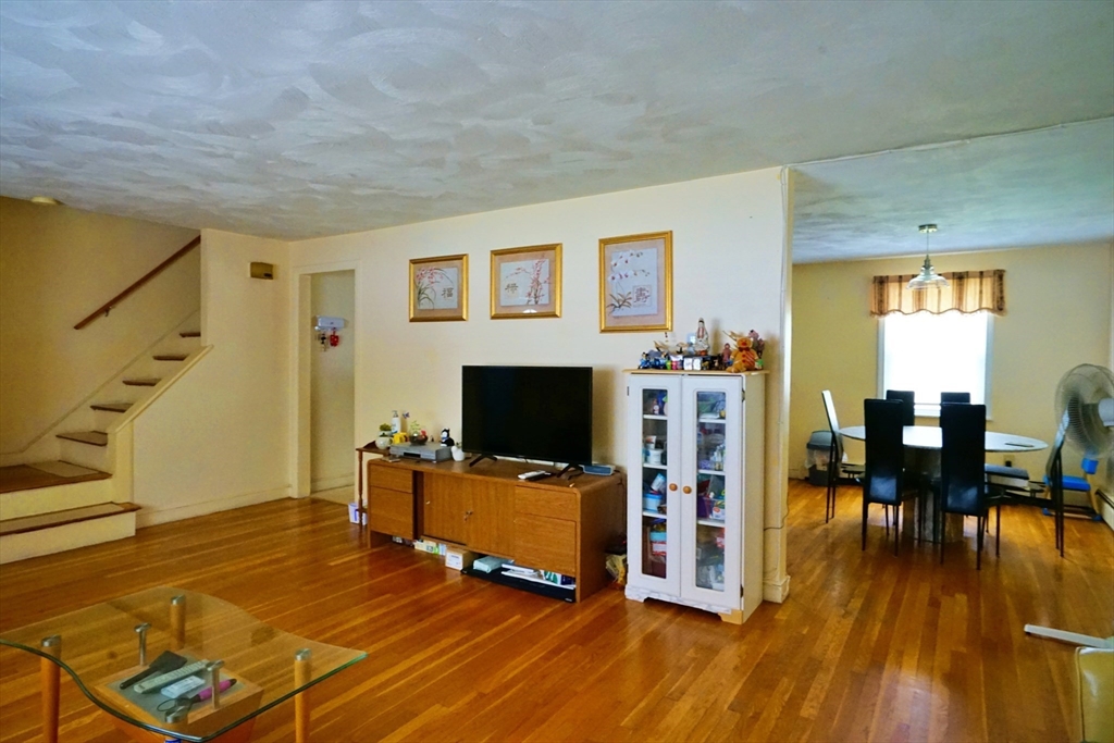 23-25 Parsons St # 23