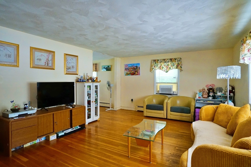 23-25 Parsons St # 23