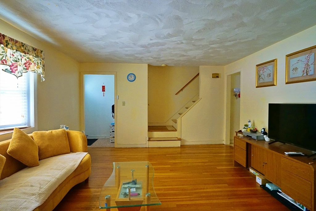 23-25 Parsons St # 23