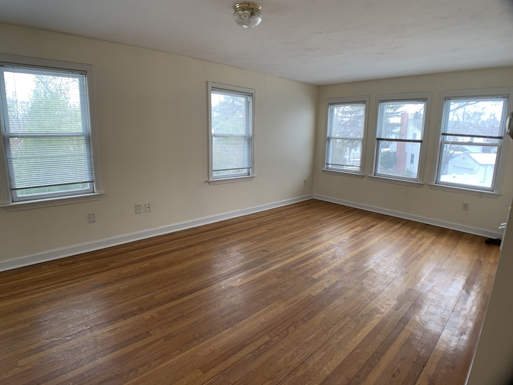 32 Ebbett Ave # 1R