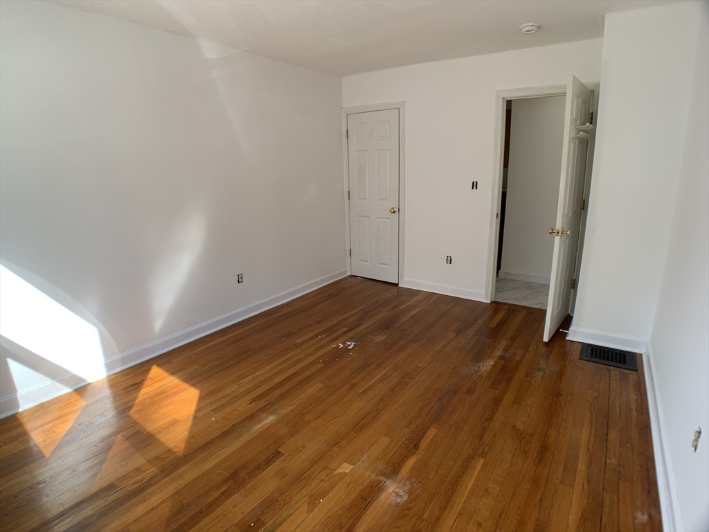 32 Ebbett Ave # 1R
