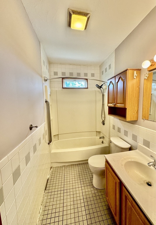 7 Rawson Rd # 3