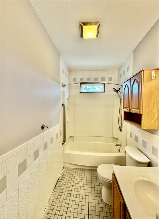 7 Rawson Rd # 3