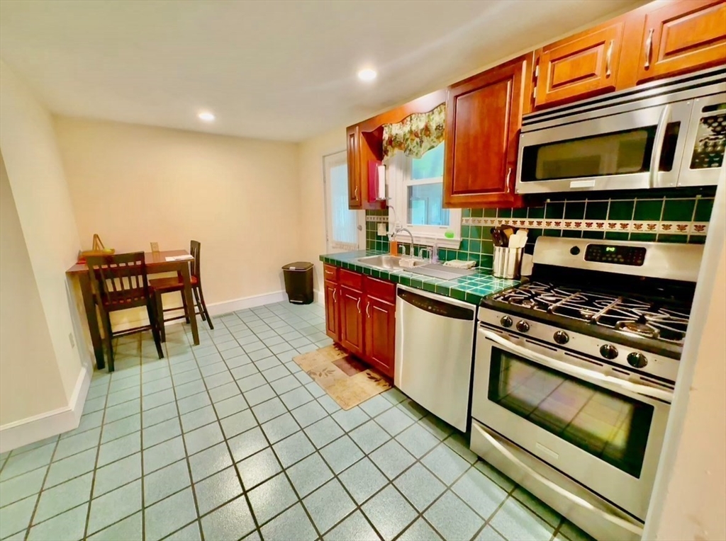 184 West St # 1
