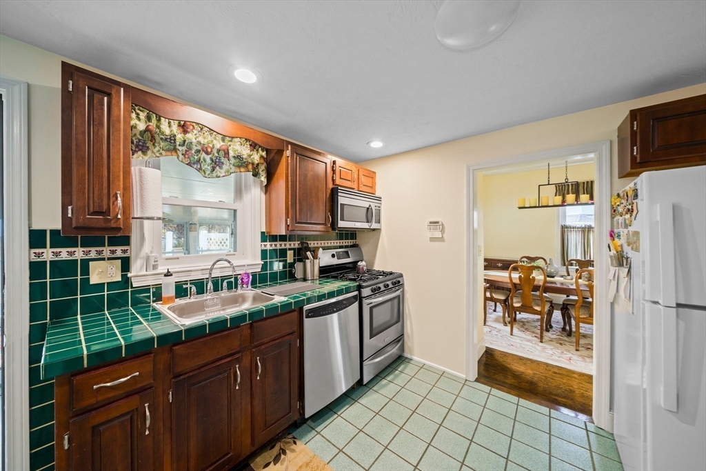184 West St # 1