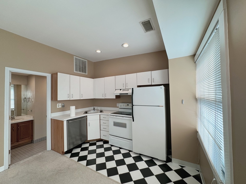 21 Linden St. # 409