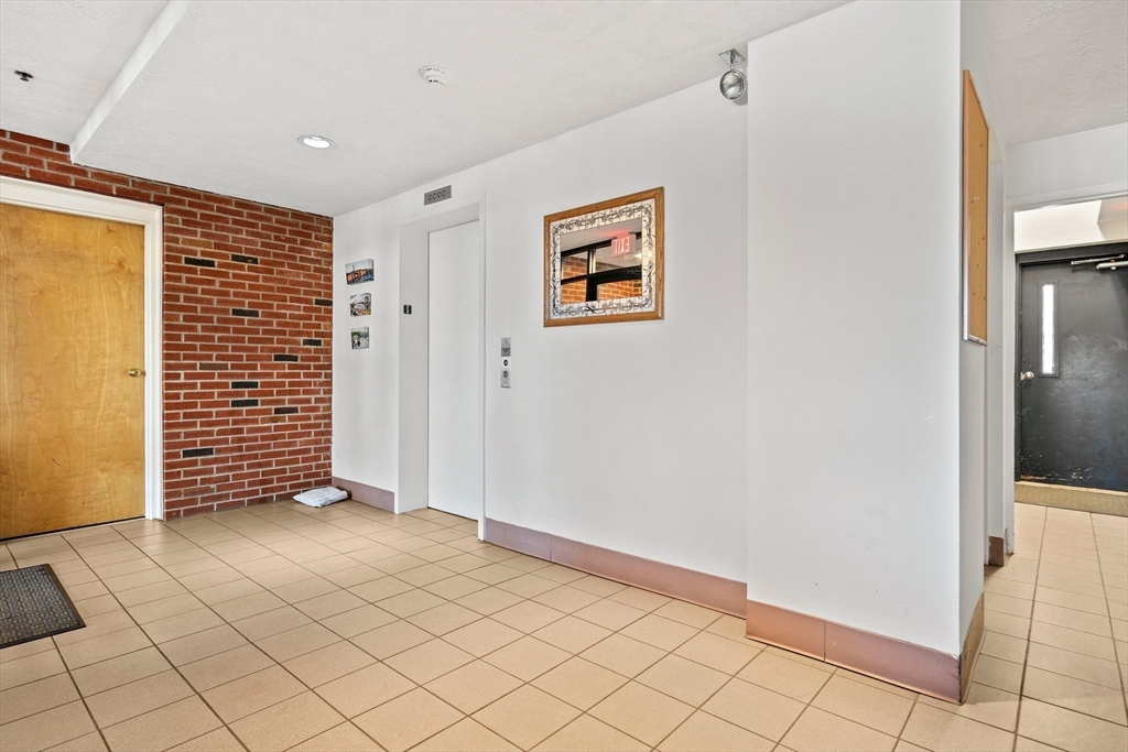 209 Riverview Ave # 7