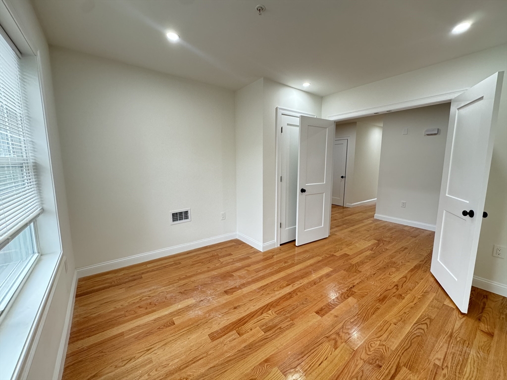 300 Washington St # 300