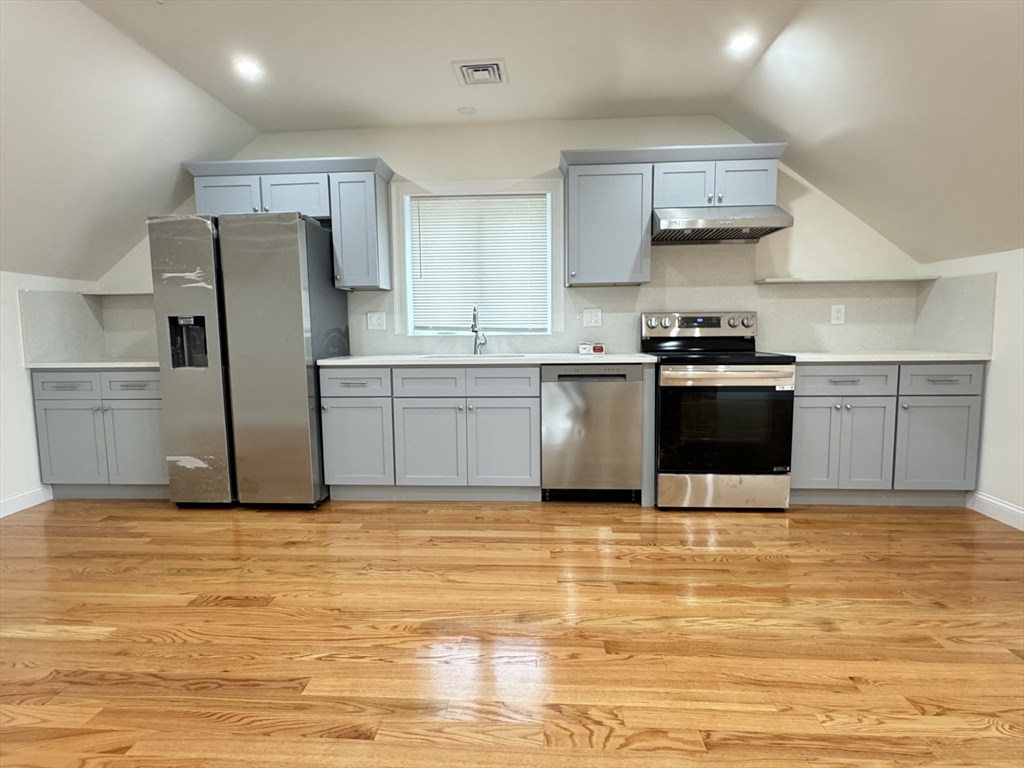 300 Washington St # 300