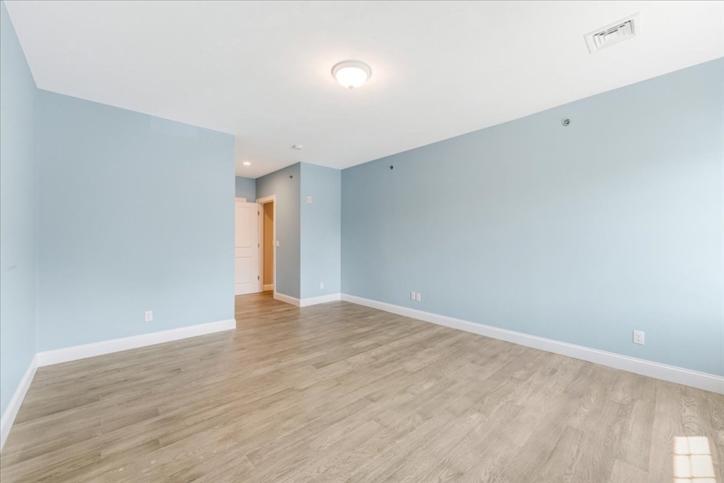 181 S Franklin St # 305