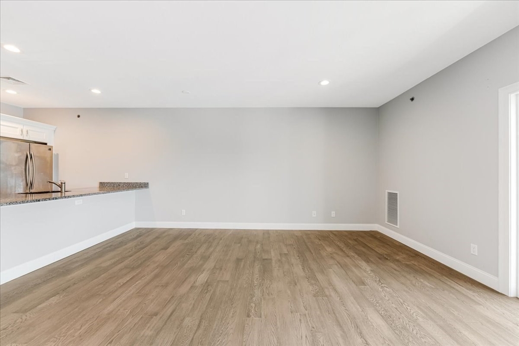 181 S Franklin St # 305