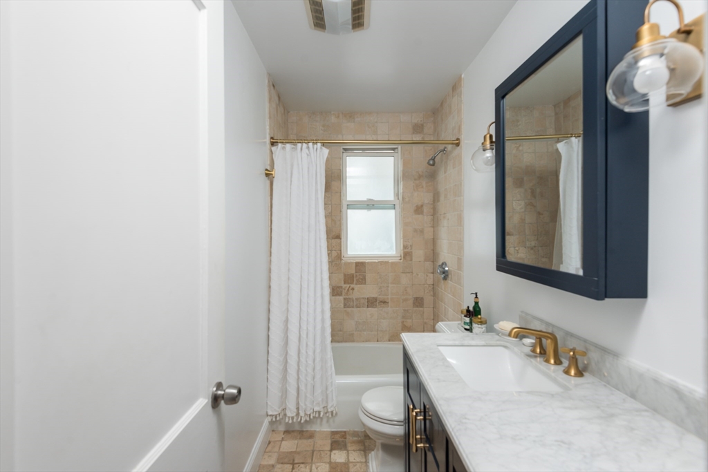 27 King St # 2