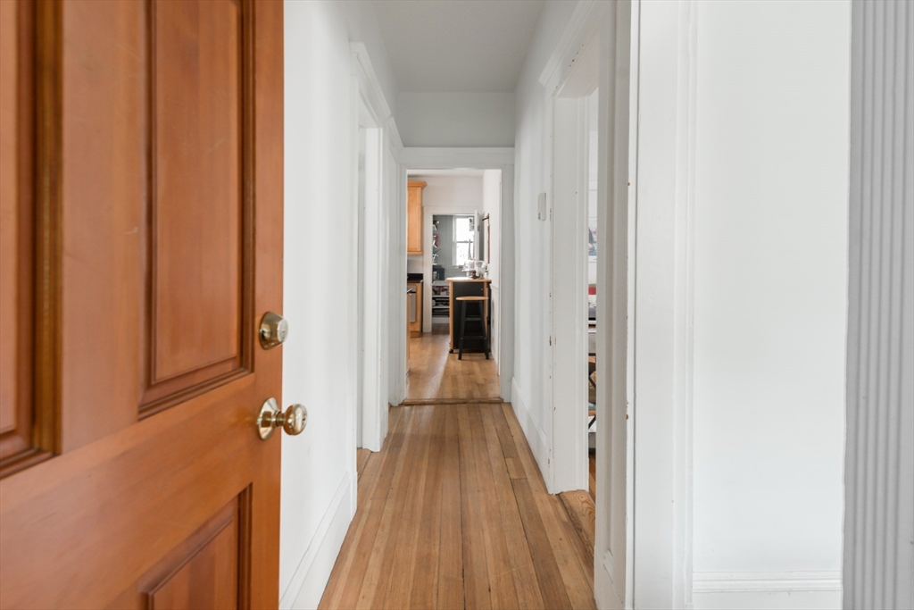 27 King St # 2