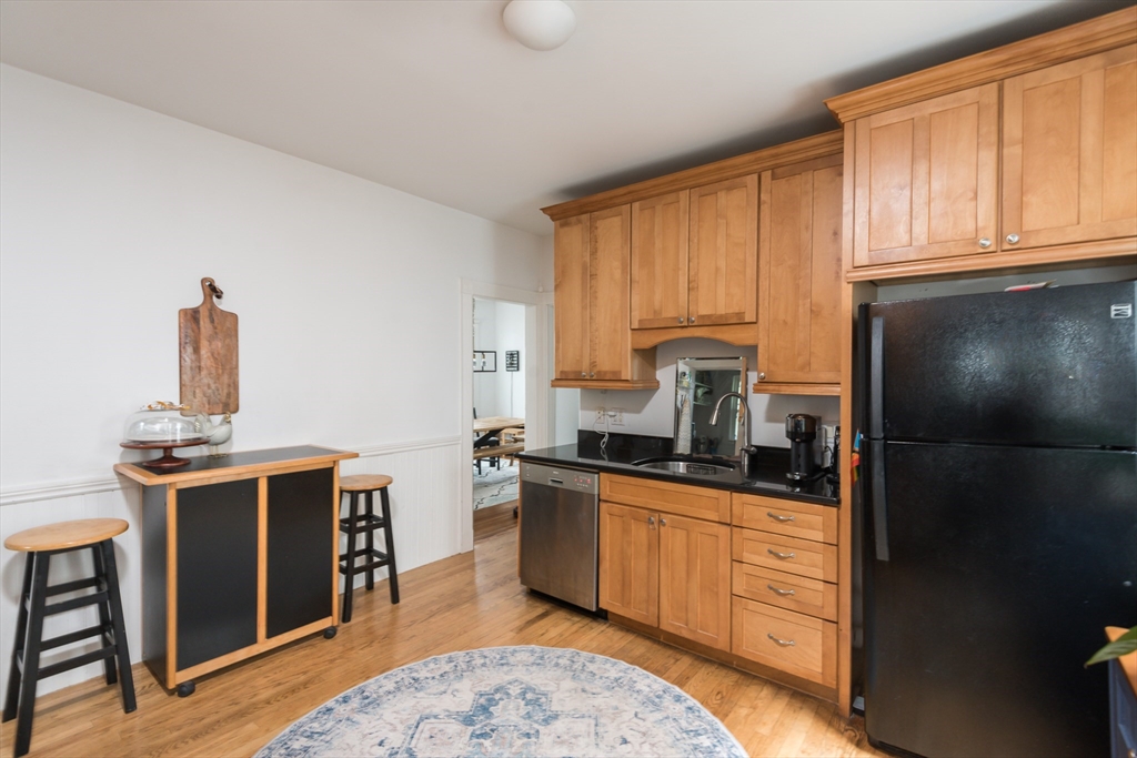 27 King St # 2
