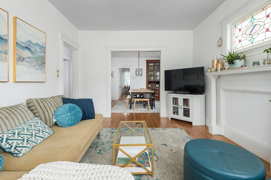 27 King St # 2