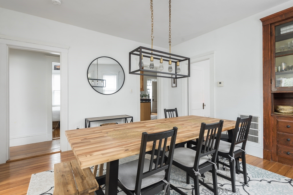 27 King St # 2