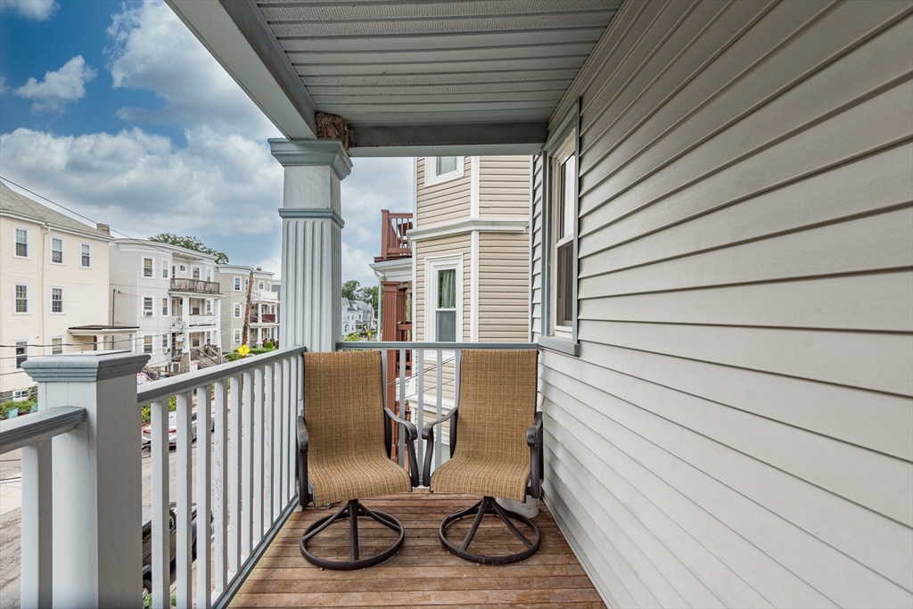 27 King St # 2