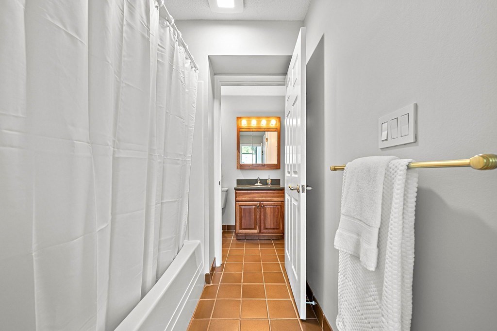 94 Newbury Ave # 200