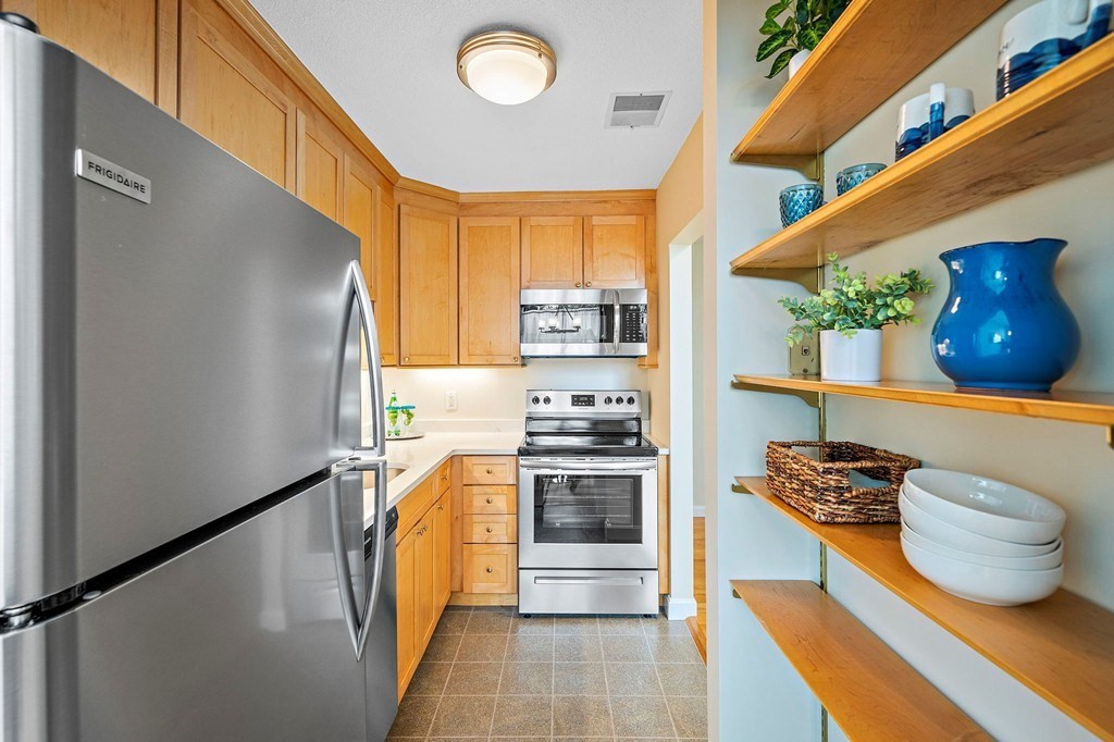 94 Newbury Ave # 200