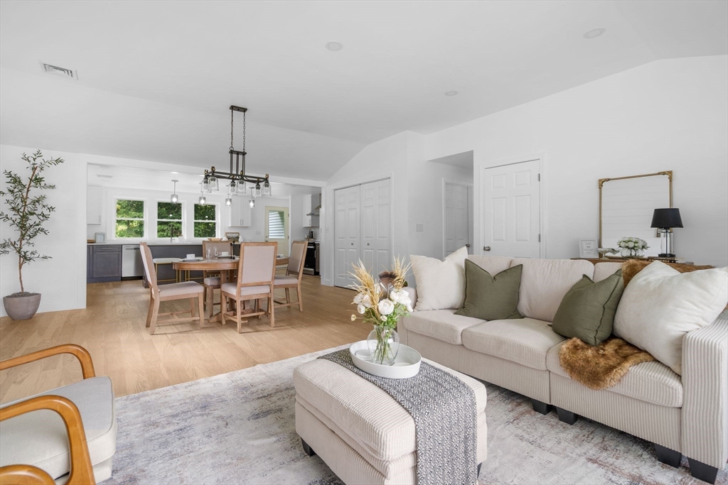 26 Hammond Ave