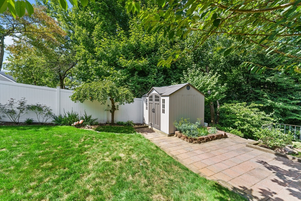 99 Brooks Ave