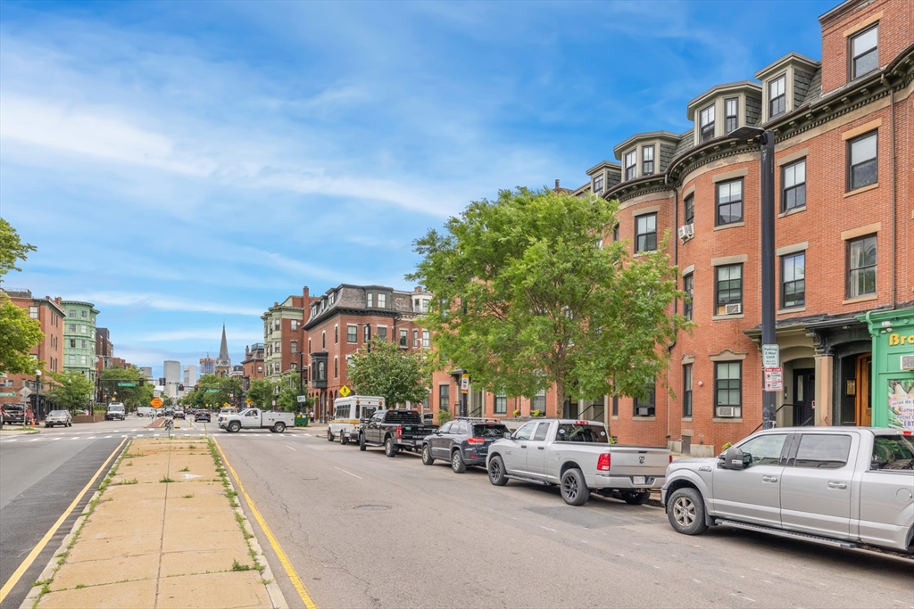 802 Tremont St # 3