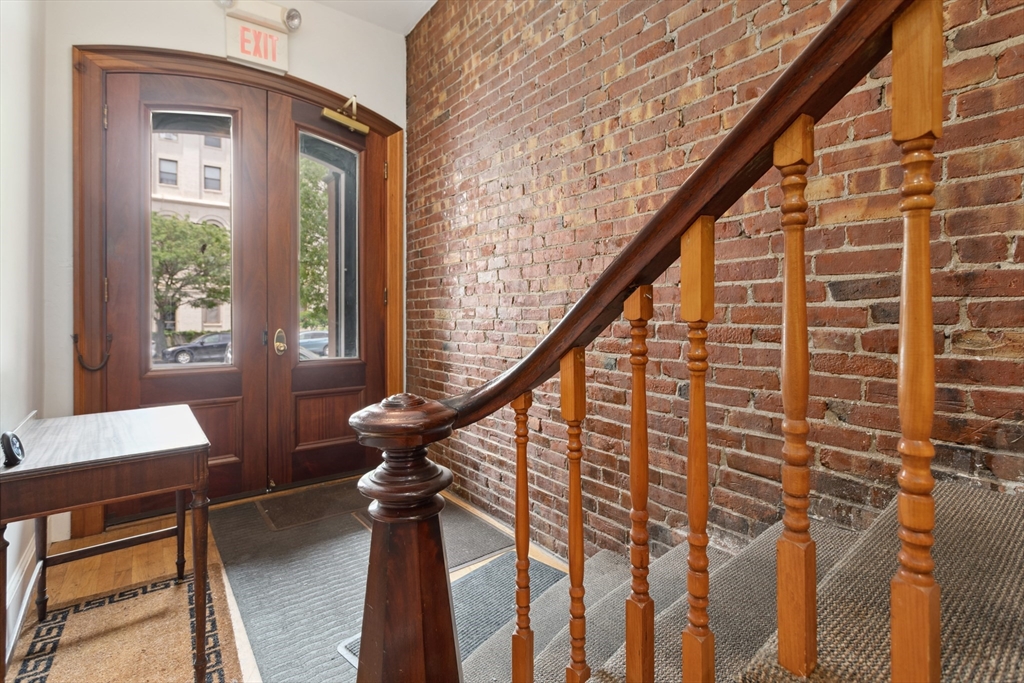 802 Tremont St # 3