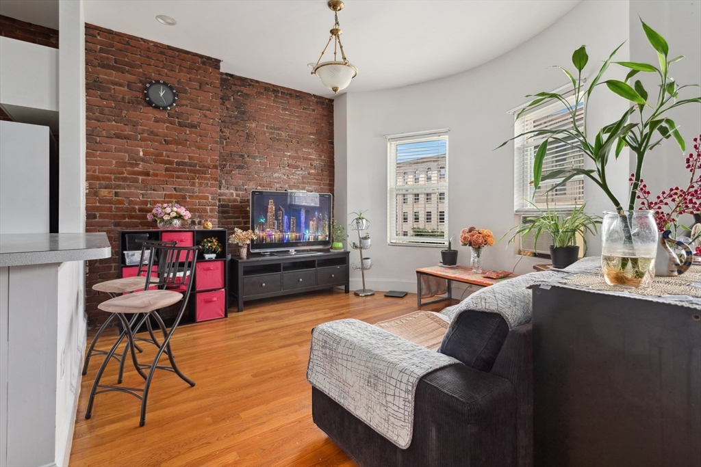 802 Tremont St # 3