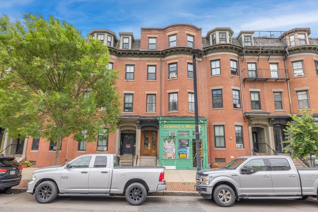 802 Tremont St # 3