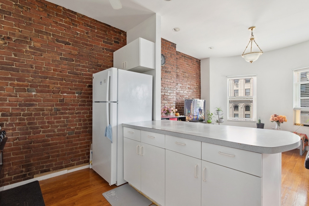 802 Tremont St # 3