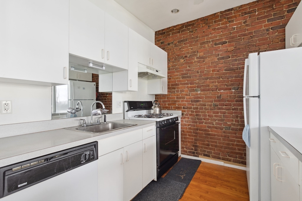 802 Tremont St # 3