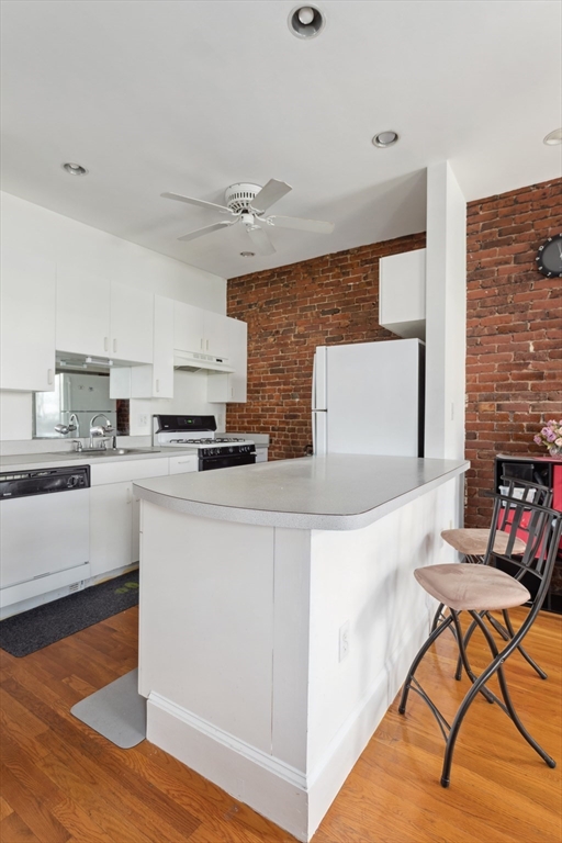 802 Tremont St # 3