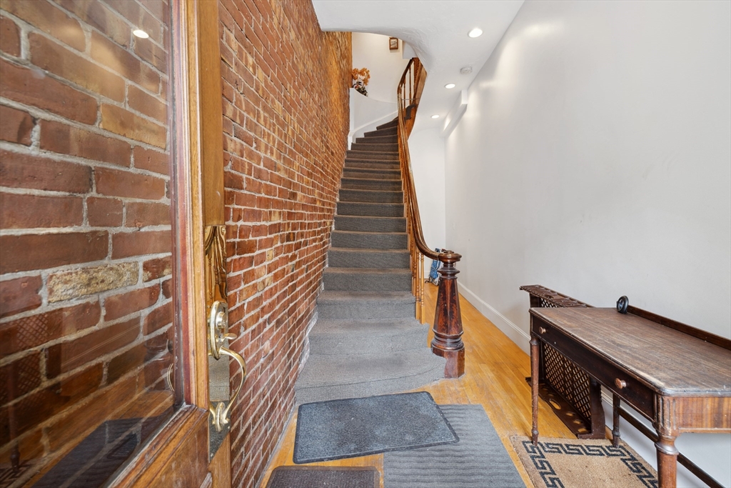 802 Tremont St # 3