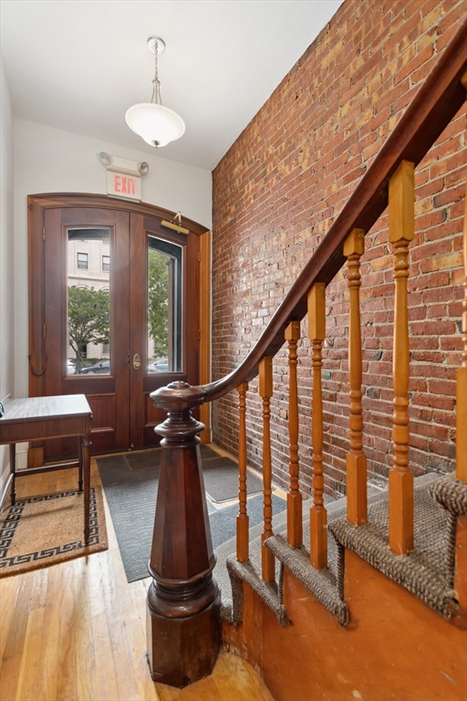 802 Tremont St # 3
