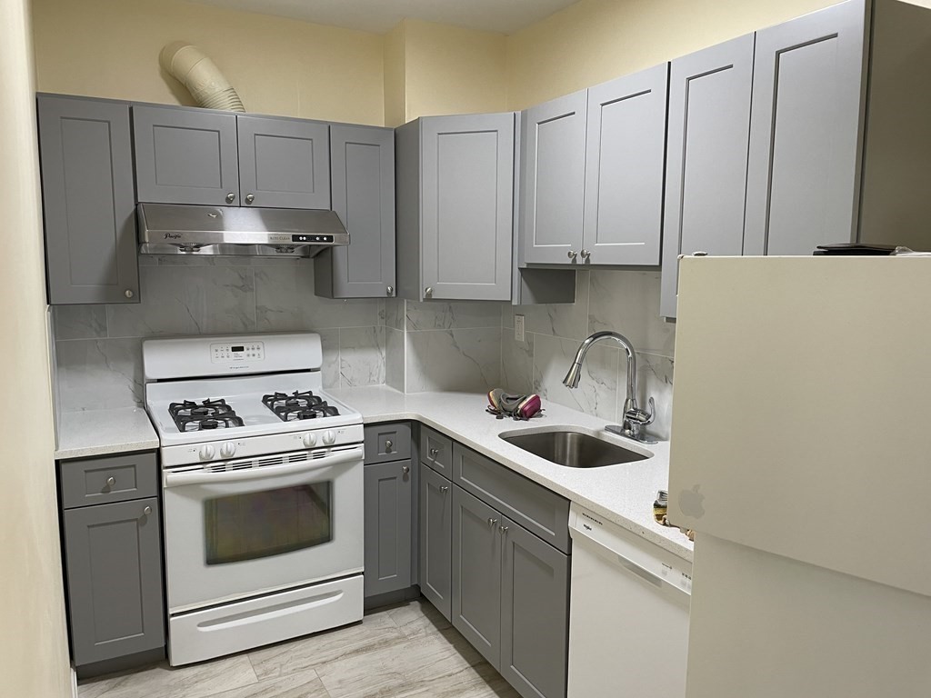 48 Grandview Ave # 1