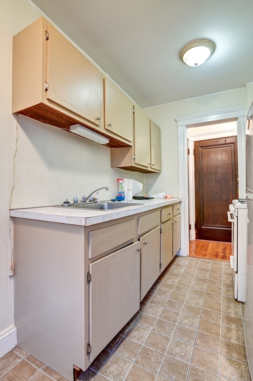32 Greenwood Ave # 6