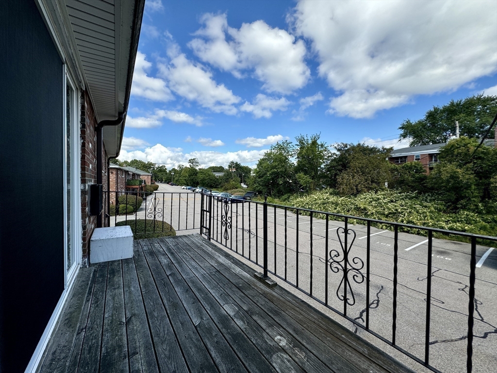 96 Fountain Ln # 11