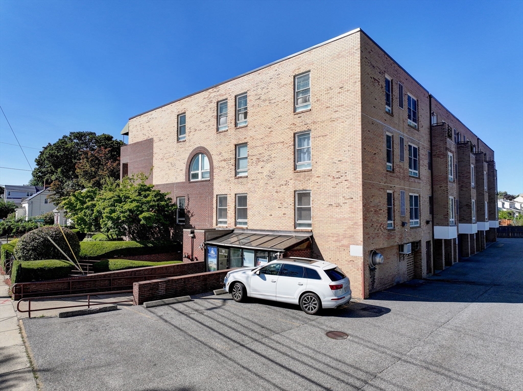 314 Riverside Ave # 101