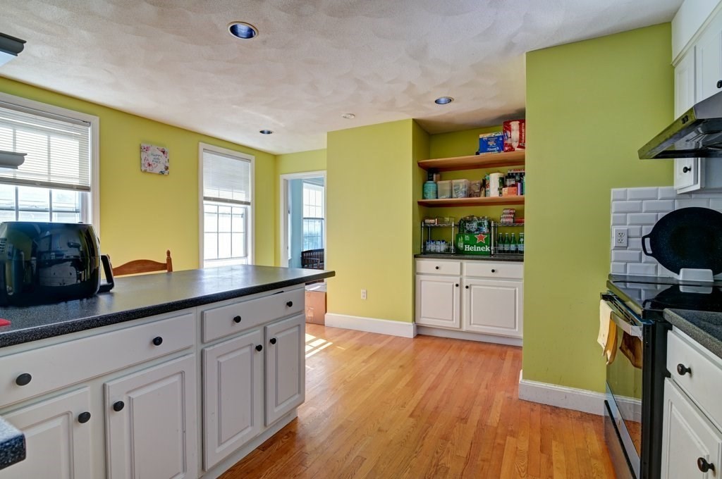 23-25 Boylston St