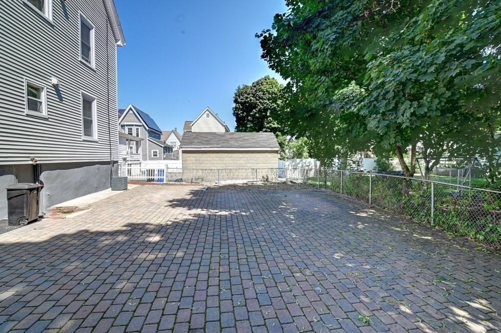 23-25 Boylston St