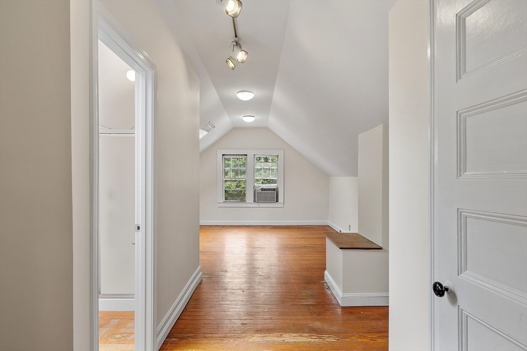 112 Aberdeen Ave # 2