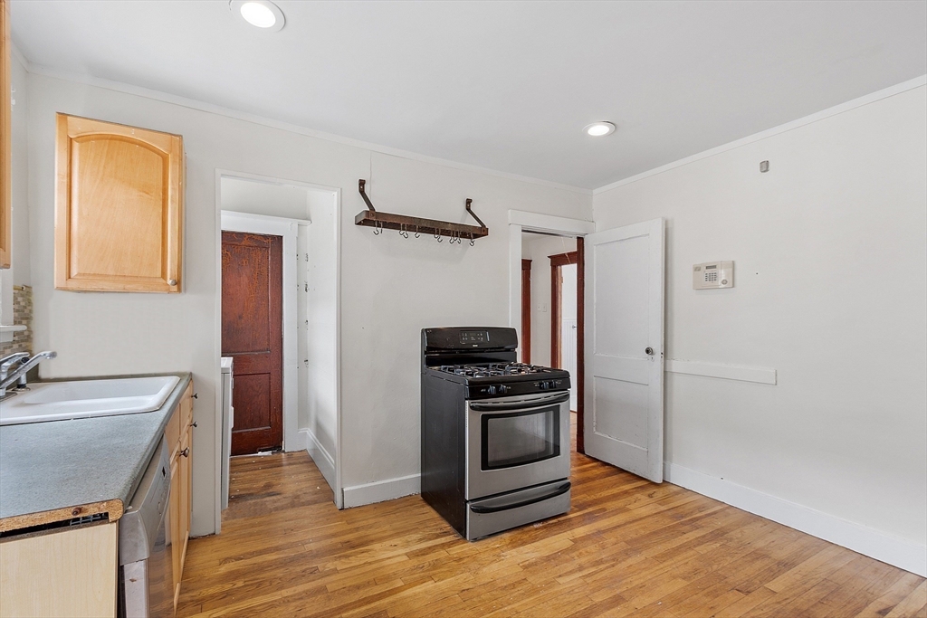 112 Aberdeen Ave # 2