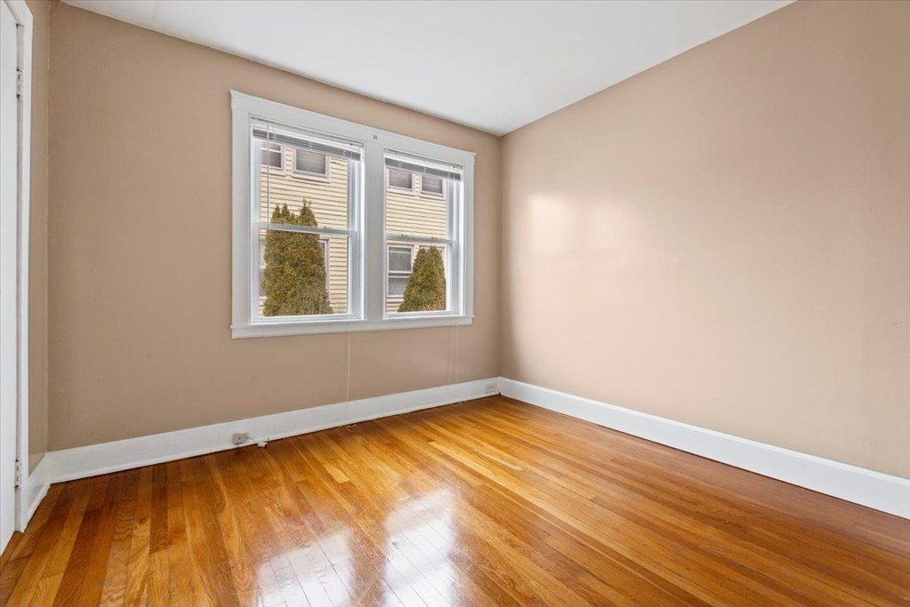 5 Whiton Ave # 1